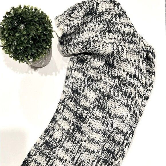 New Style Co Space-Dye Infinity Scarf Black Neutral, women's accessories - Picture 5 of 6